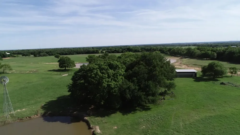 963 County Road 1340 Chico, TX 76431