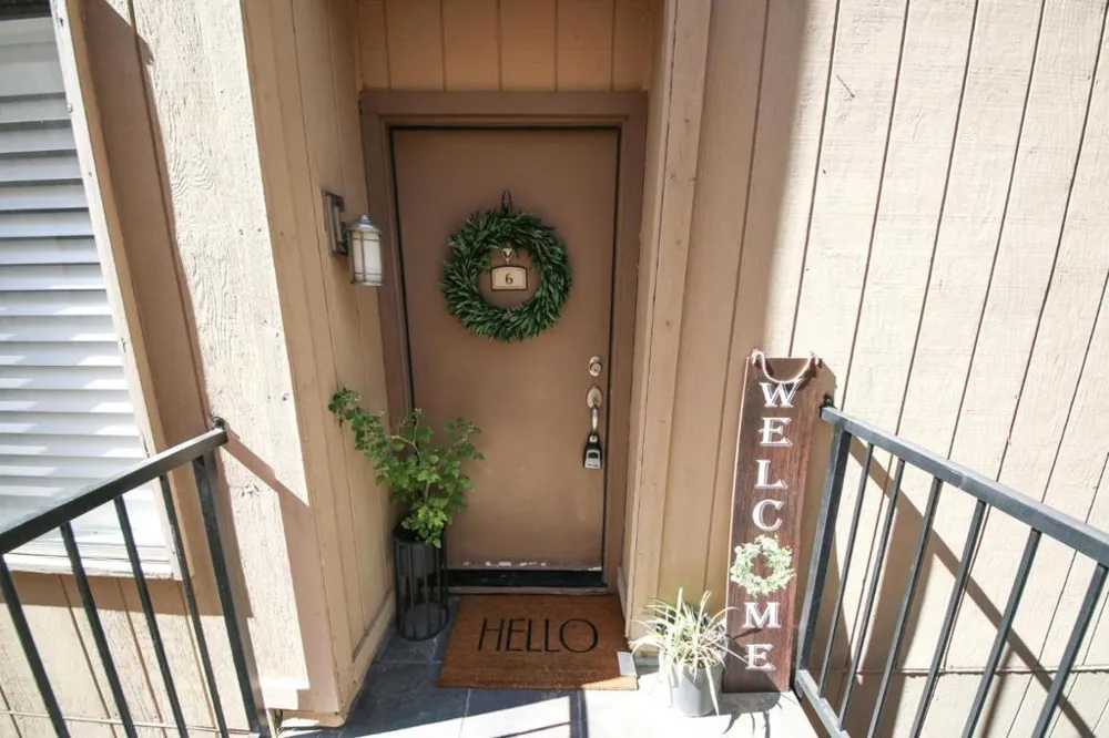 546 Woodside Oaks #6 Sacramento, CA 95825