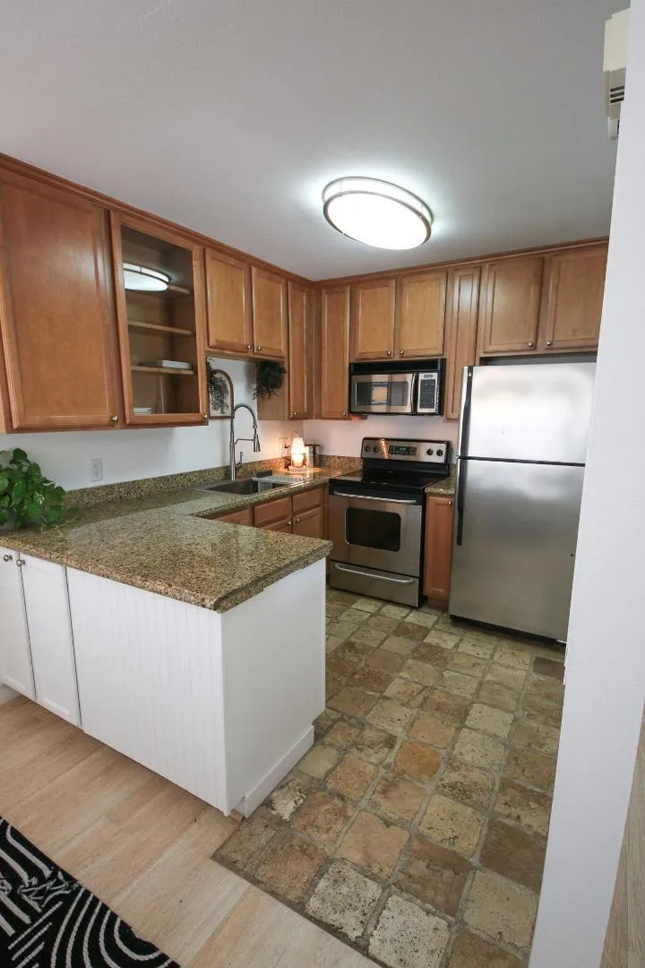 546 Woodside Oaks #6 Sacramento, CA 95825
