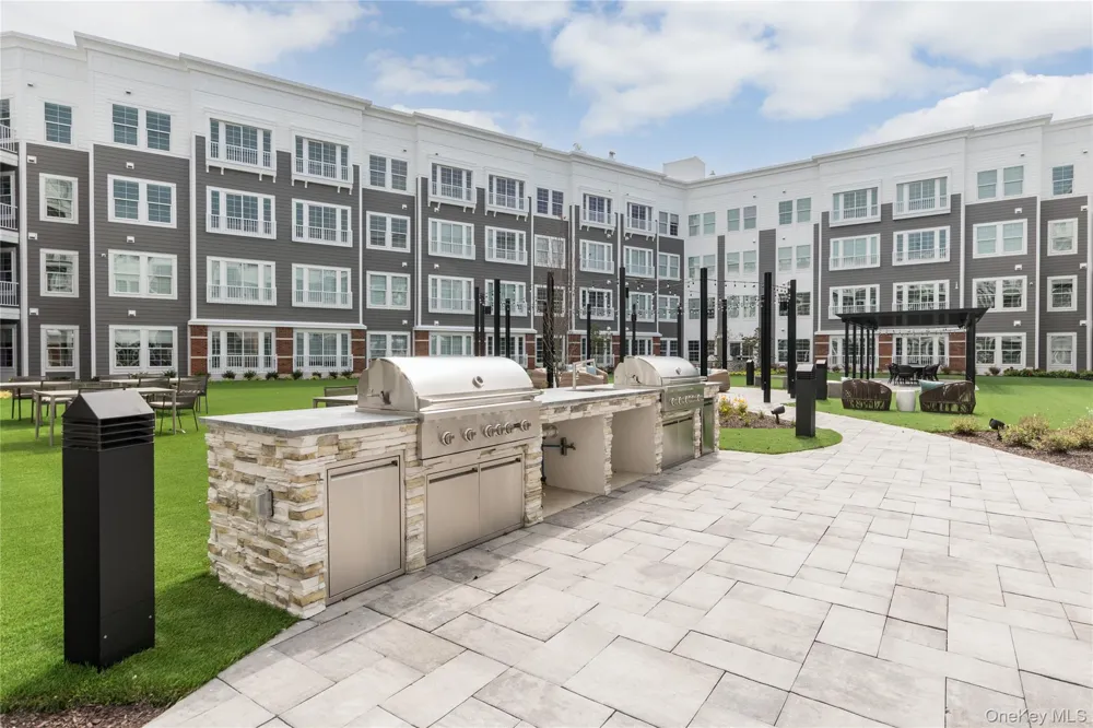 75 E Hoffman Avenue #1067 Lindenhurst, NY 11757