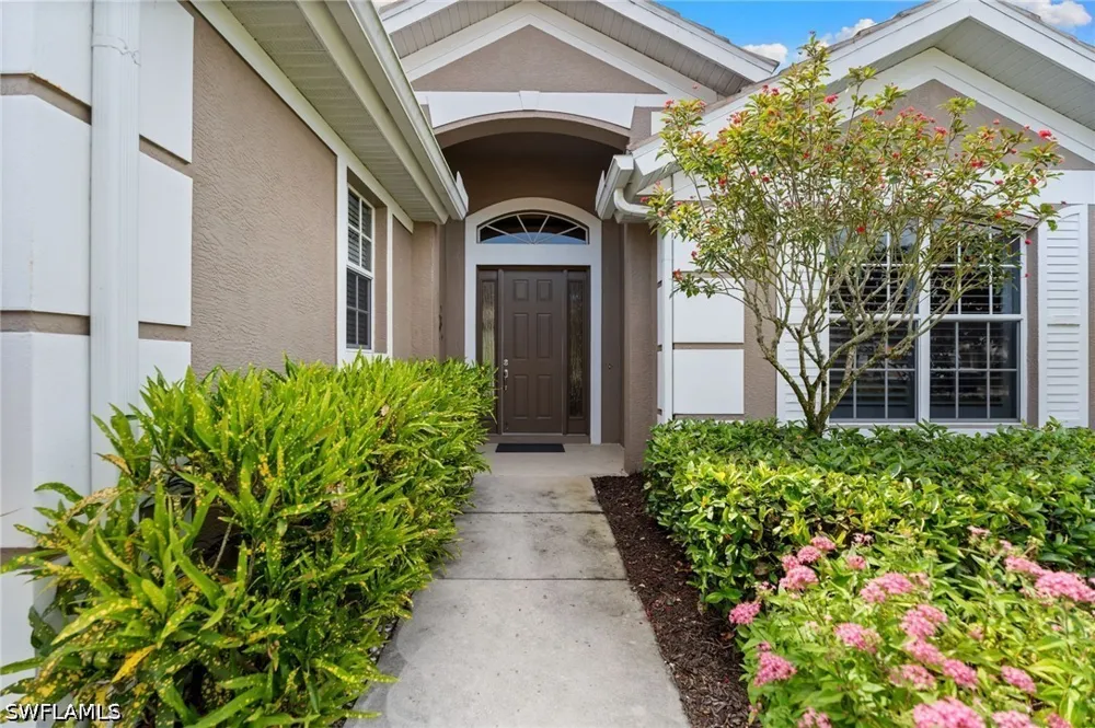 Winding Oaks Way Naples, FL 34109