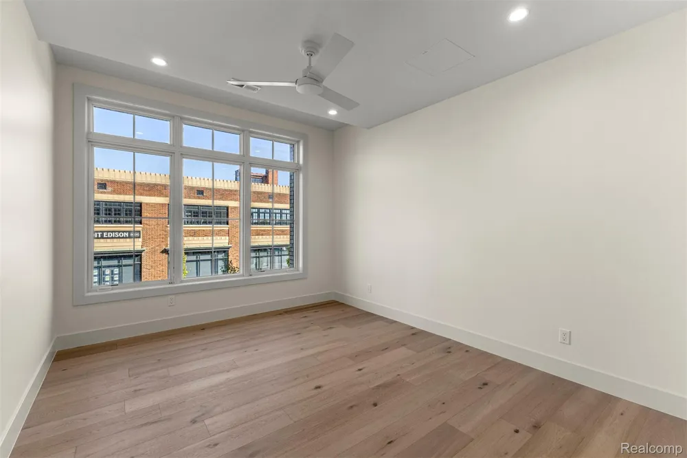 156 Center Unit 203 Northville City, MI 48167
