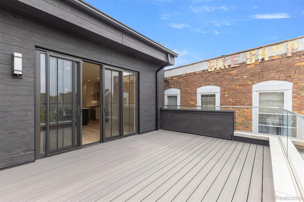 156 Center Unit 203 Northville City, MI 48167