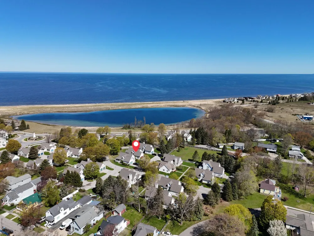 10 Cottage Lane Manistee City, MI 49660