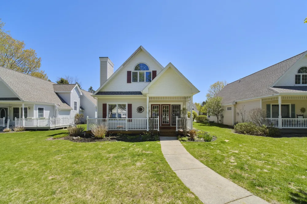 10 Cottage Lane Manistee City, MI 49660