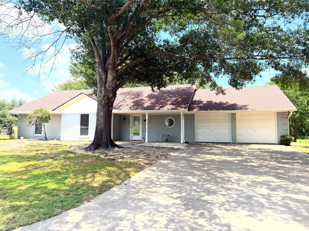1111 Joel Street Groesbeck, TX 76642