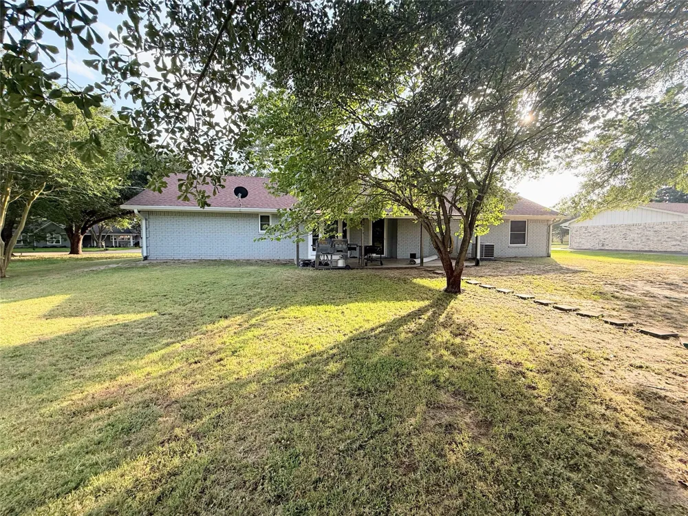 1111 Joel Street Groesbeck, TX 76642