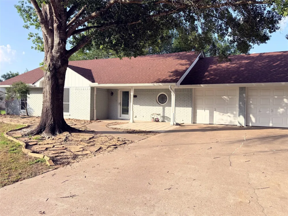 1111 Joel Street Groesbeck, TX 76642