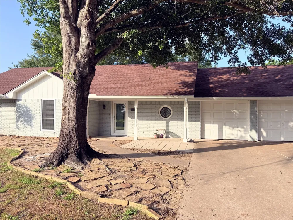 1111 Joel Street Groesbeck, TX 76642