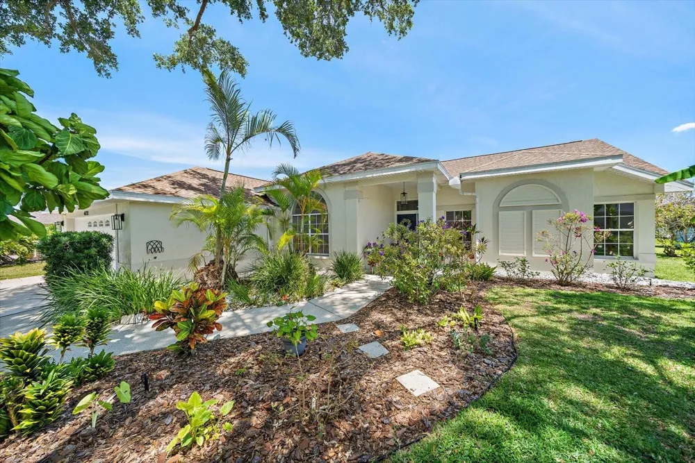 4732 MEADOWVIEW CIRCLE Sarasota, FL 34233