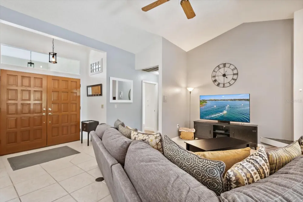 4732 MEADOWVIEW CIRCLE Sarasota, FL 34233