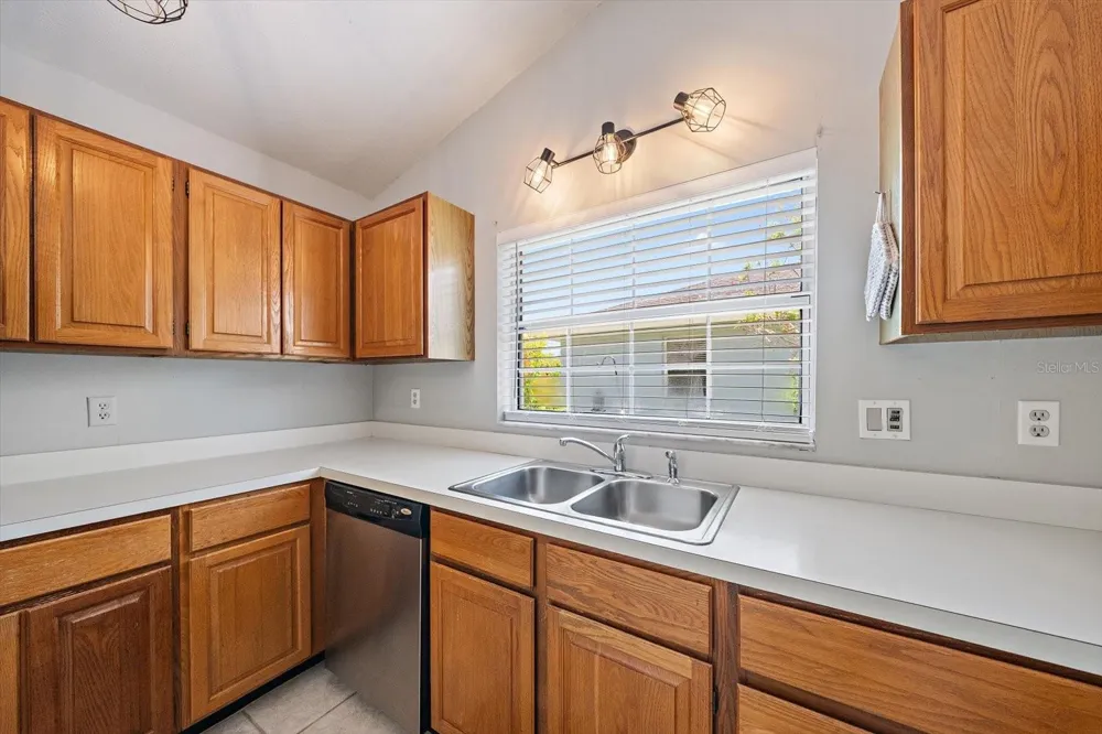 4732 MEADOWVIEW CIRCLE Sarasota, FL 34233