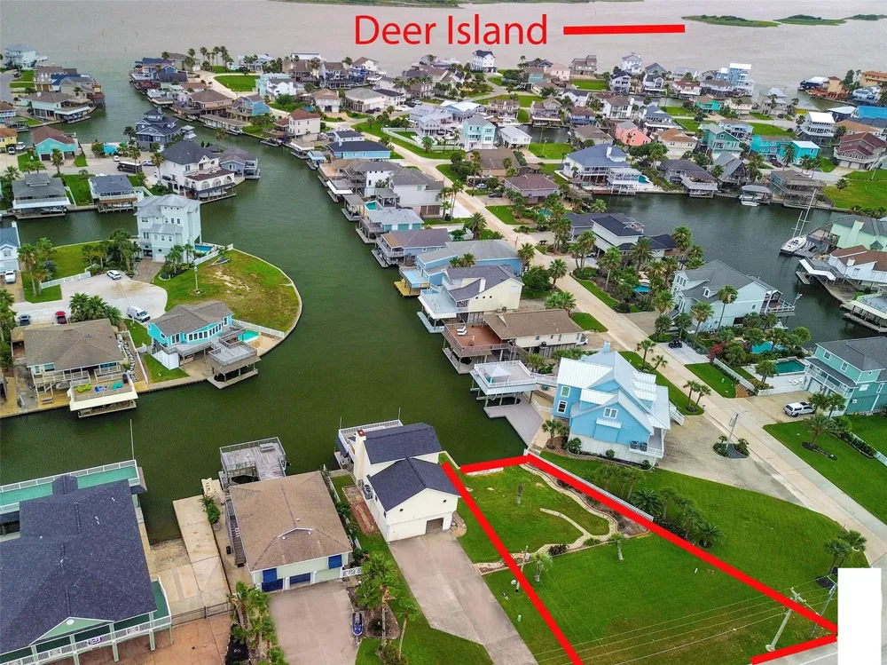 50 Tiki Drive Tiki Island, TX 77554