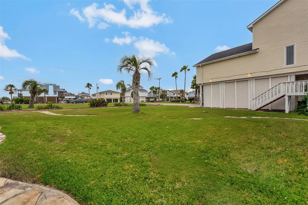 50 Tiki Drive Tiki Island, TX 77554