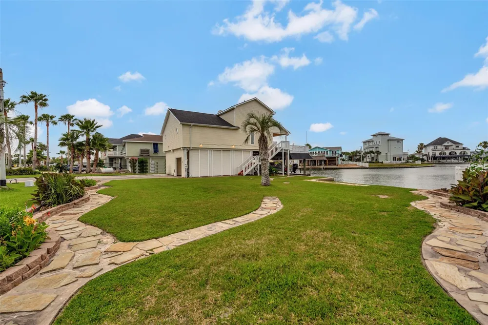 50 Tiki Drive Tiki Island, TX 77554