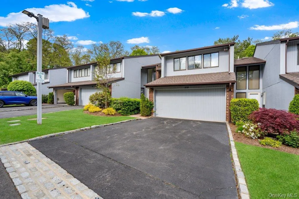 109 Foxwood Drive Jericho, NY 11753