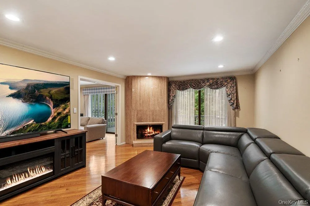 109 Foxwood Drive Jericho, NY 11753