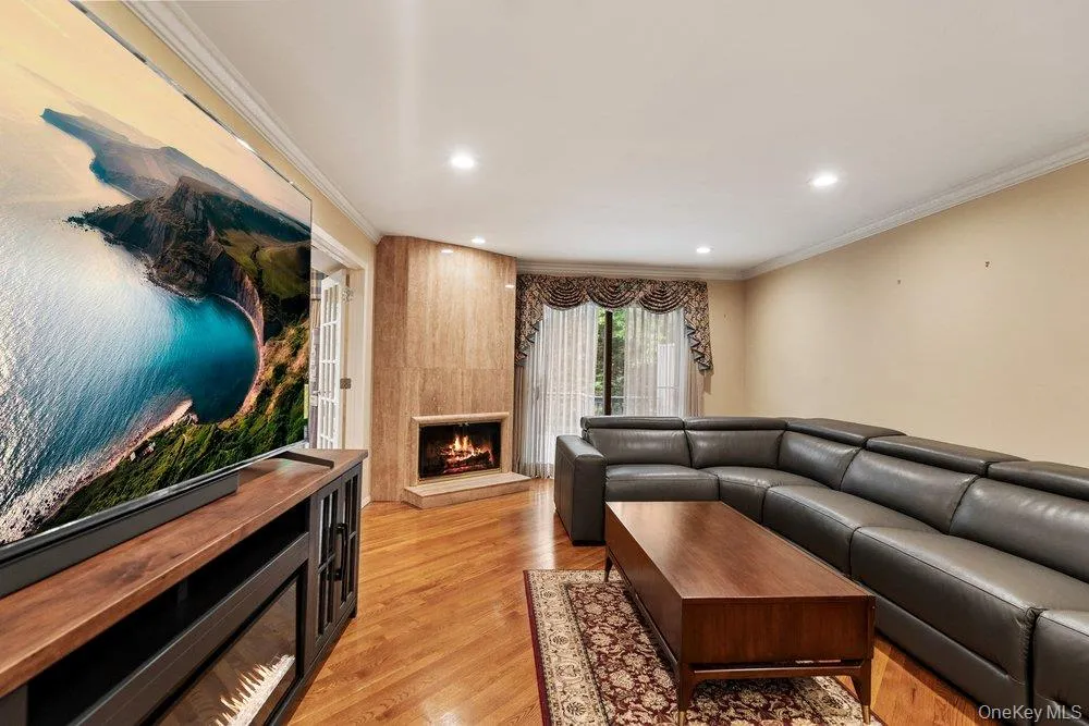 109 Foxwood Drive Jericho, NY 11753