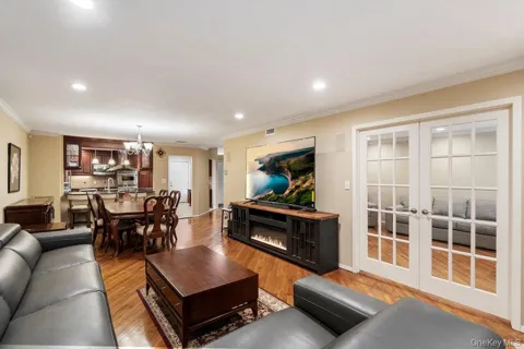 109 Foxwood Drive