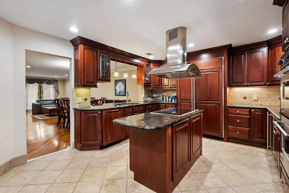 109 Foxwood Drive Jericho, NY 11753