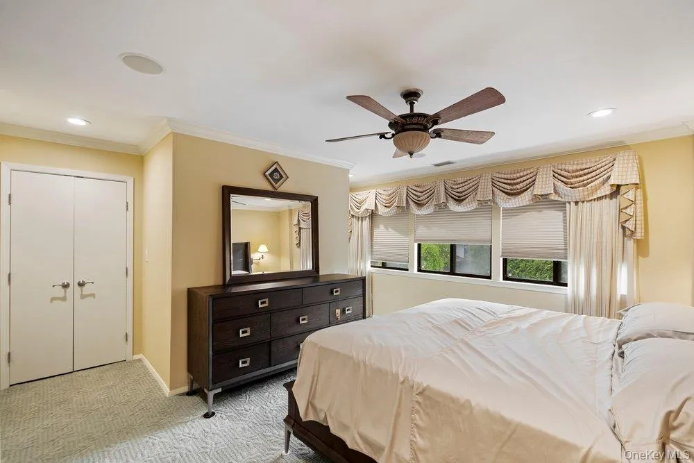 109 Foxwood Drive Jericho, NY 11753