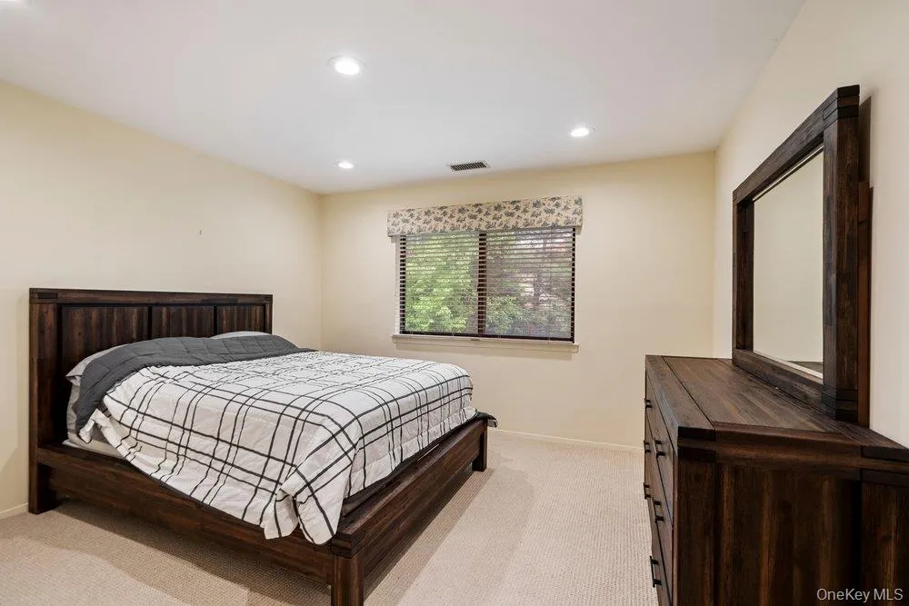109 Foxwood Drive Jericho, NY 11753