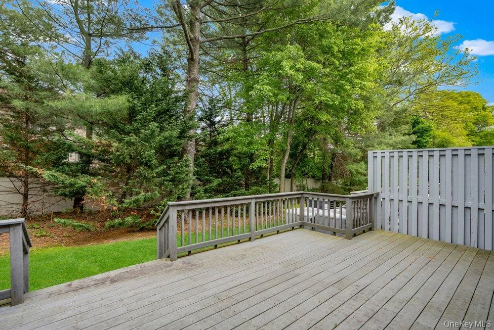 109 Foxwood Drive Jericho, NY 11753