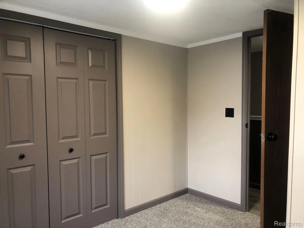 612 Holly Court Jonesville City, MI 49250