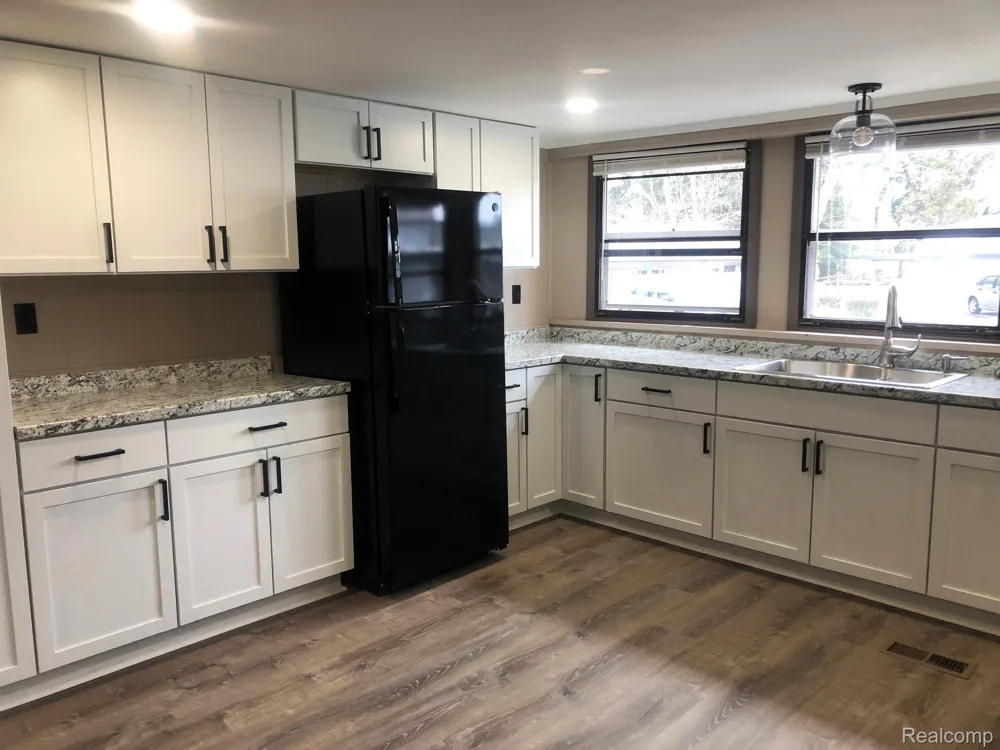 612 Holly Court Jonesville City, MI 49250