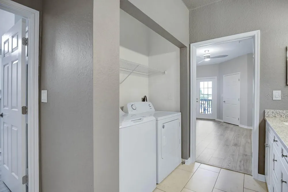 4311 BAYSIDE VILLAGE DRIVE #303 Tampa, FL 33615