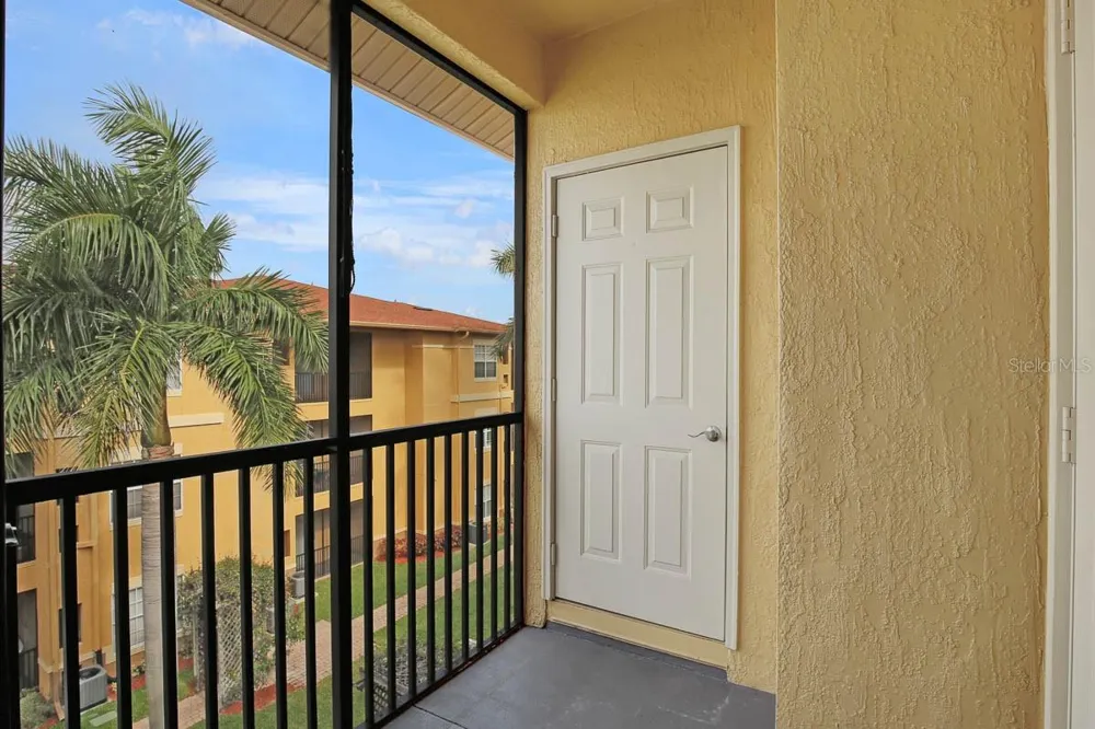 4311 BAYSIDE VILLAGE DRIVE #303 Tampa, FL 33615