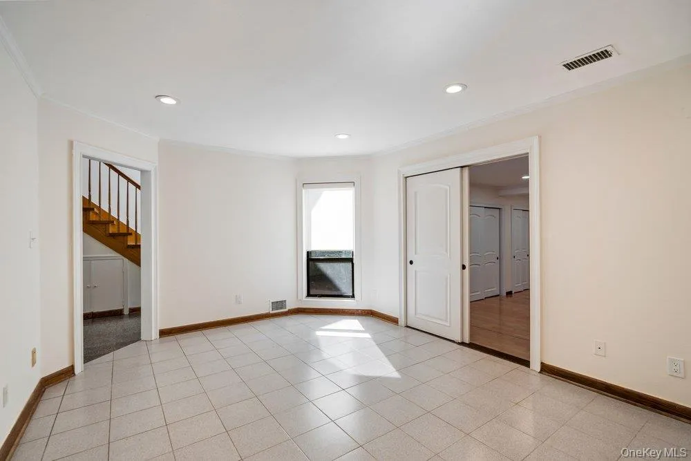 41 E View Court Jericho, NY 11753