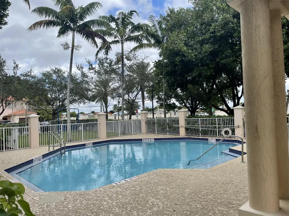 8835 S Isles Cir Tamarac, FL 33321