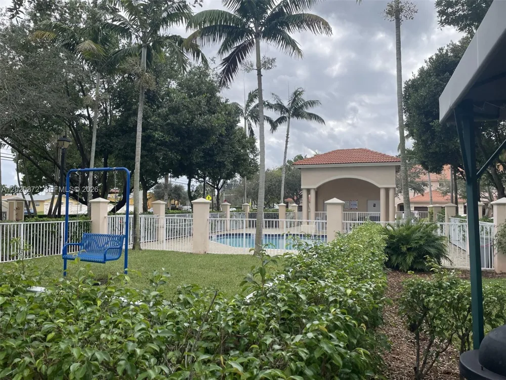 8835 S Isles Cir Tamarac, FL 33321