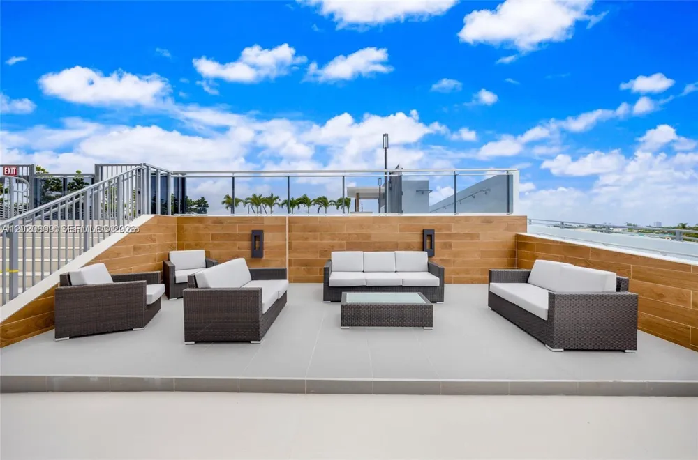 7901 Hispanola Ave #2010 North Bay Village, FL 33141