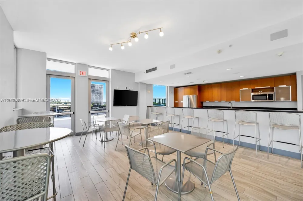 7901 Hispanola Ave #2010 North Bay Village, FL 33141
