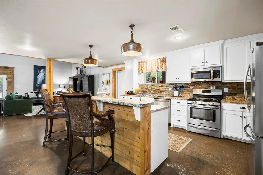 871 VZ County Road 1913 Fruitvale, TX 75127