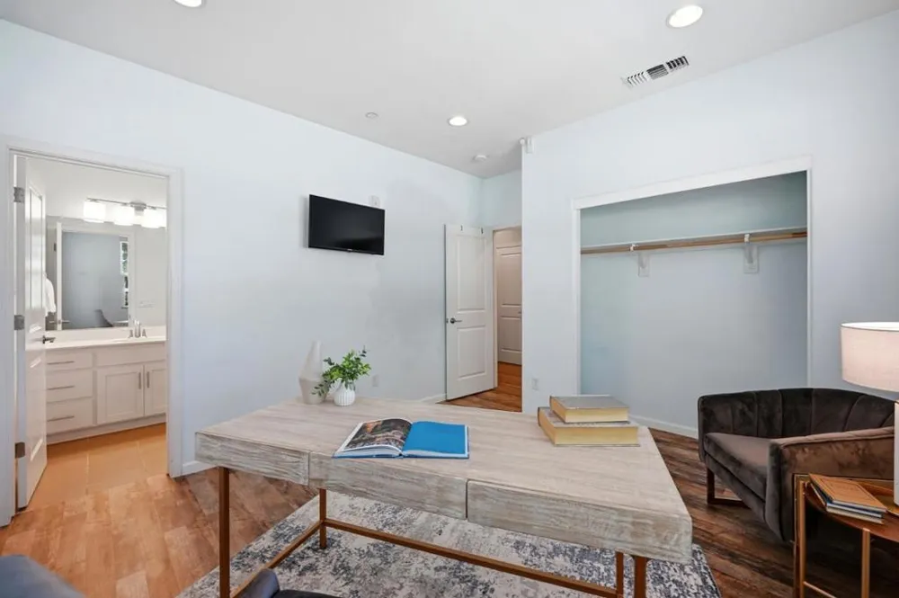 176 E Main Avenue Morgan Hill, CA 95037