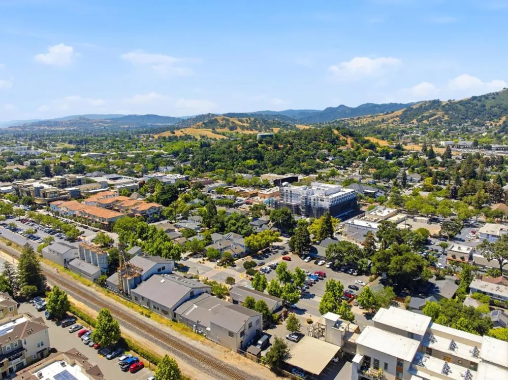 176 E Main Avenue Morgan Hill, CA 95037