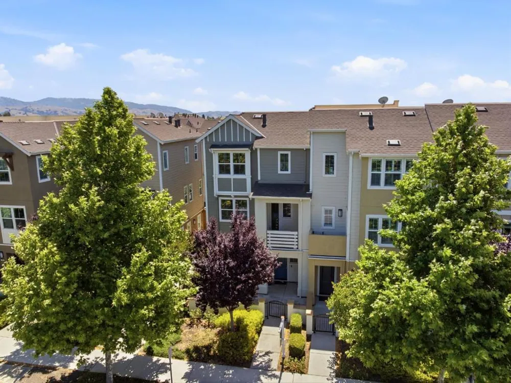 176 E Main Avenue Morgan Hill, CA 95037