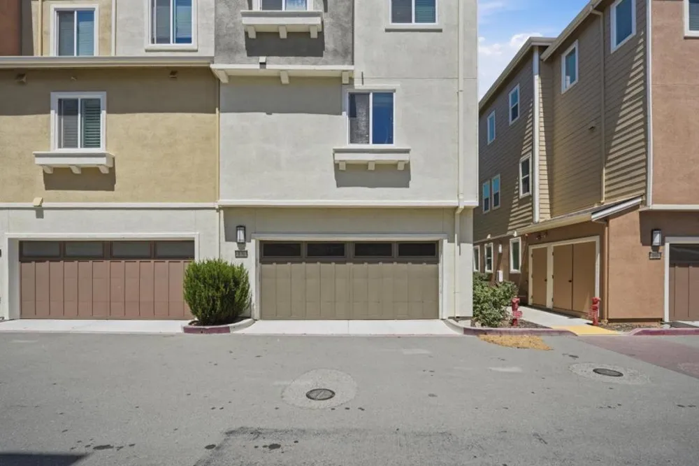 176 E Main Avenue Morgan Hill, CA 95037