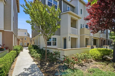 176 E Main Avenue