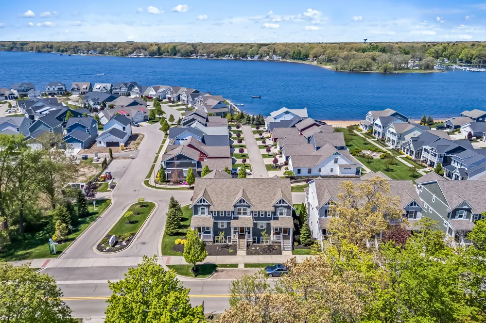 936 S Lake Street Whitehall City, MI 49461