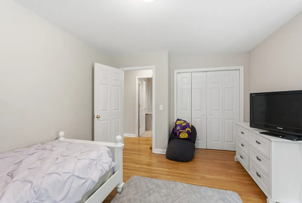 957 Ford Rd White Bluff, TN 37187