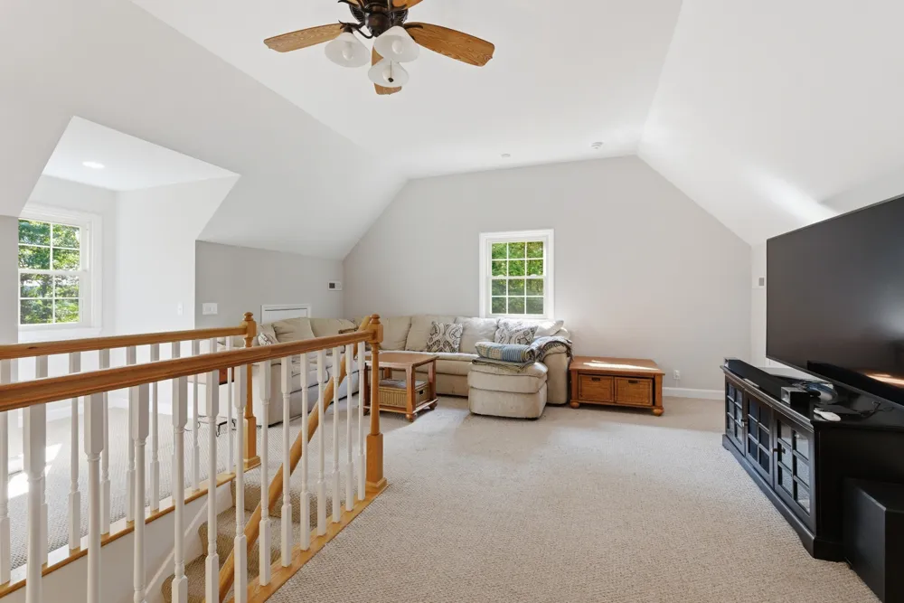 957 Ford Rd White Bluff, TN 37187