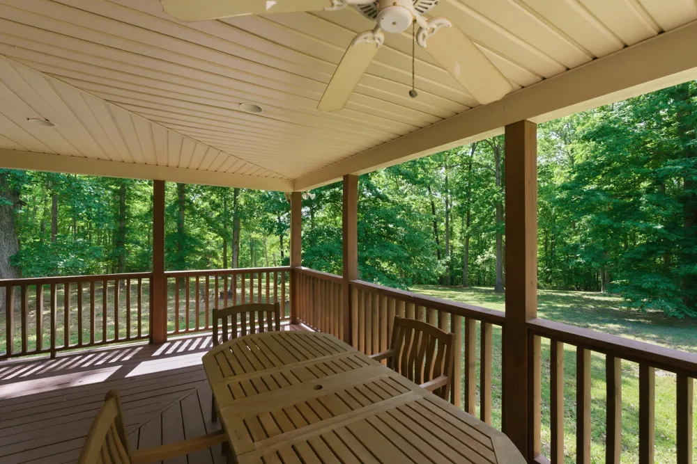 957 Ford Rd White Bluff, TN 37187