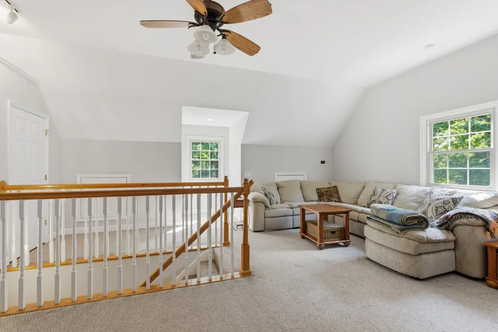 957 Ford Rd White Bluff, TN 37187