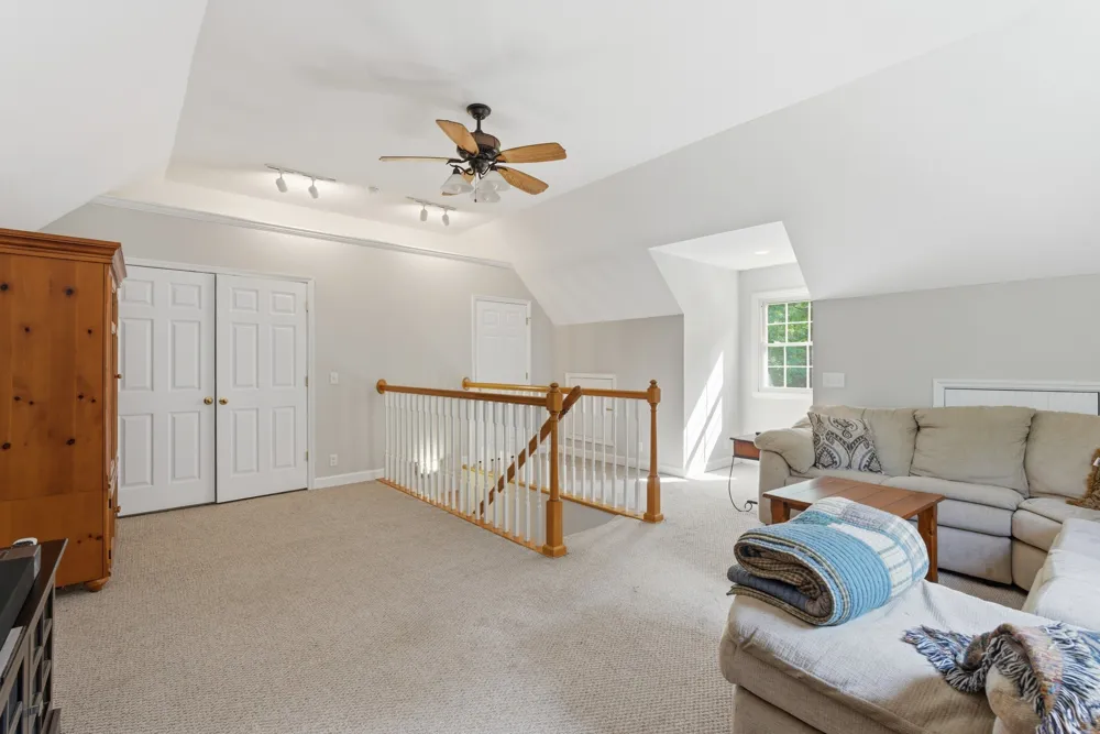 957 Ford Rd White Bluff, TN 37187
