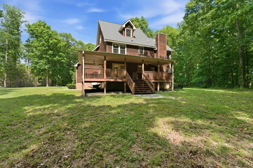 957 Ford Rd White Bluff, TN 37187