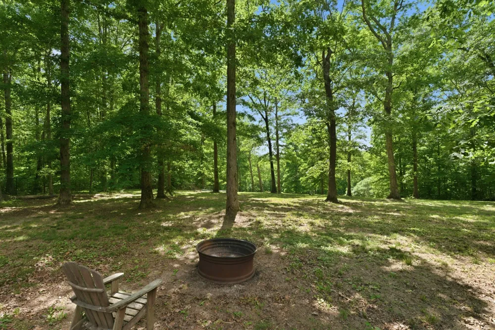 957 Ford Rd White Bluff, TN 37187